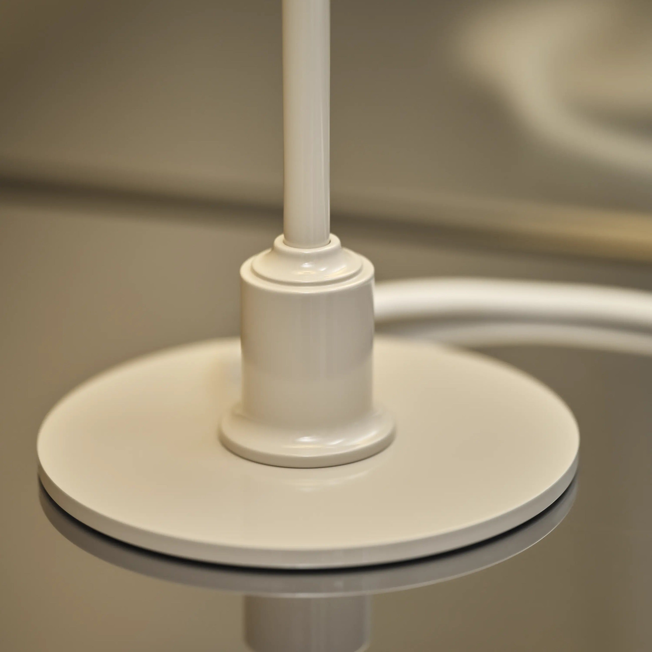 Louis Poulsen PH 2/1 Table Lamp - 2Modern