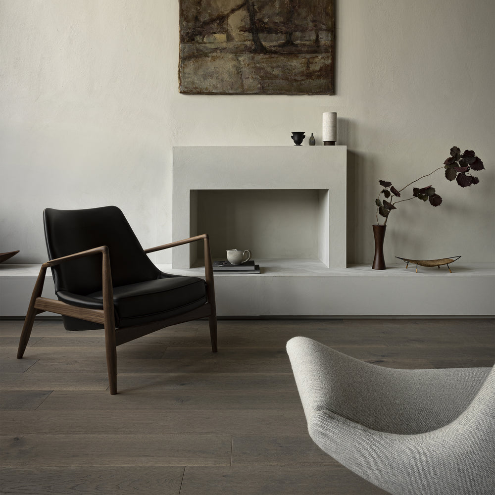 The Seal Low Back Lounge Chair
