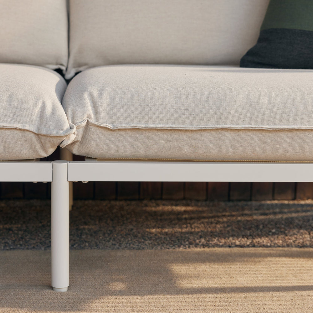 Terra Outdoor Loveseat