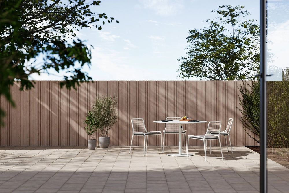 XY Outdoor Dining Set