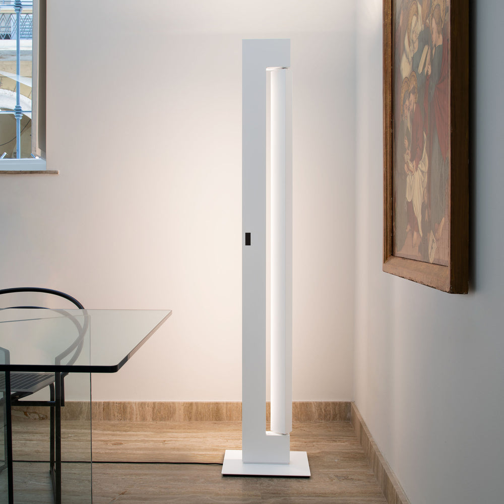 Ara LED Floor Lamp