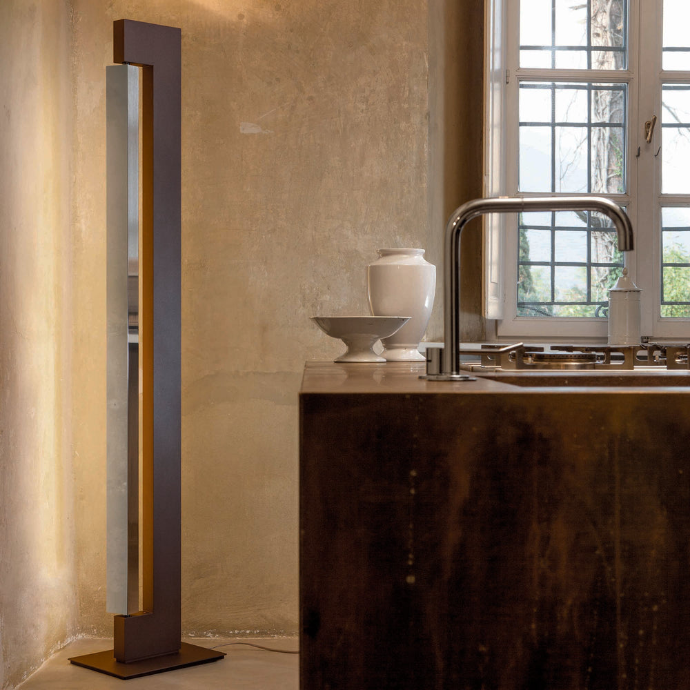 Ara LED Floor Lamp