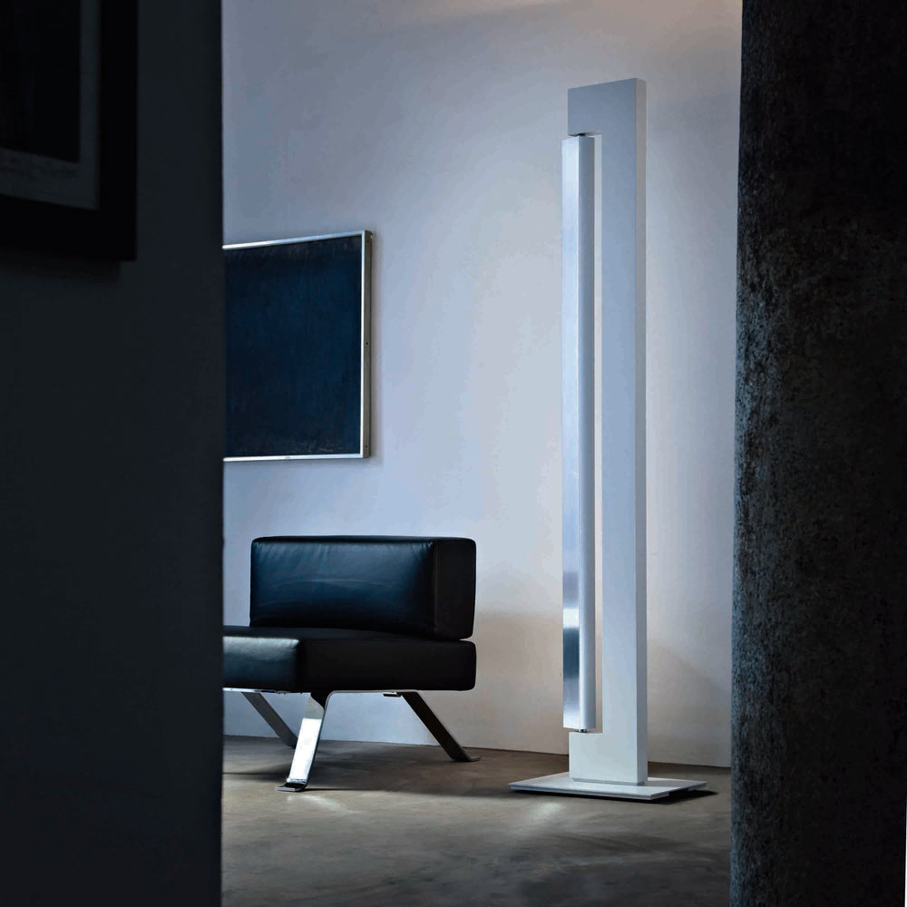 Ara LED Floor Lamp