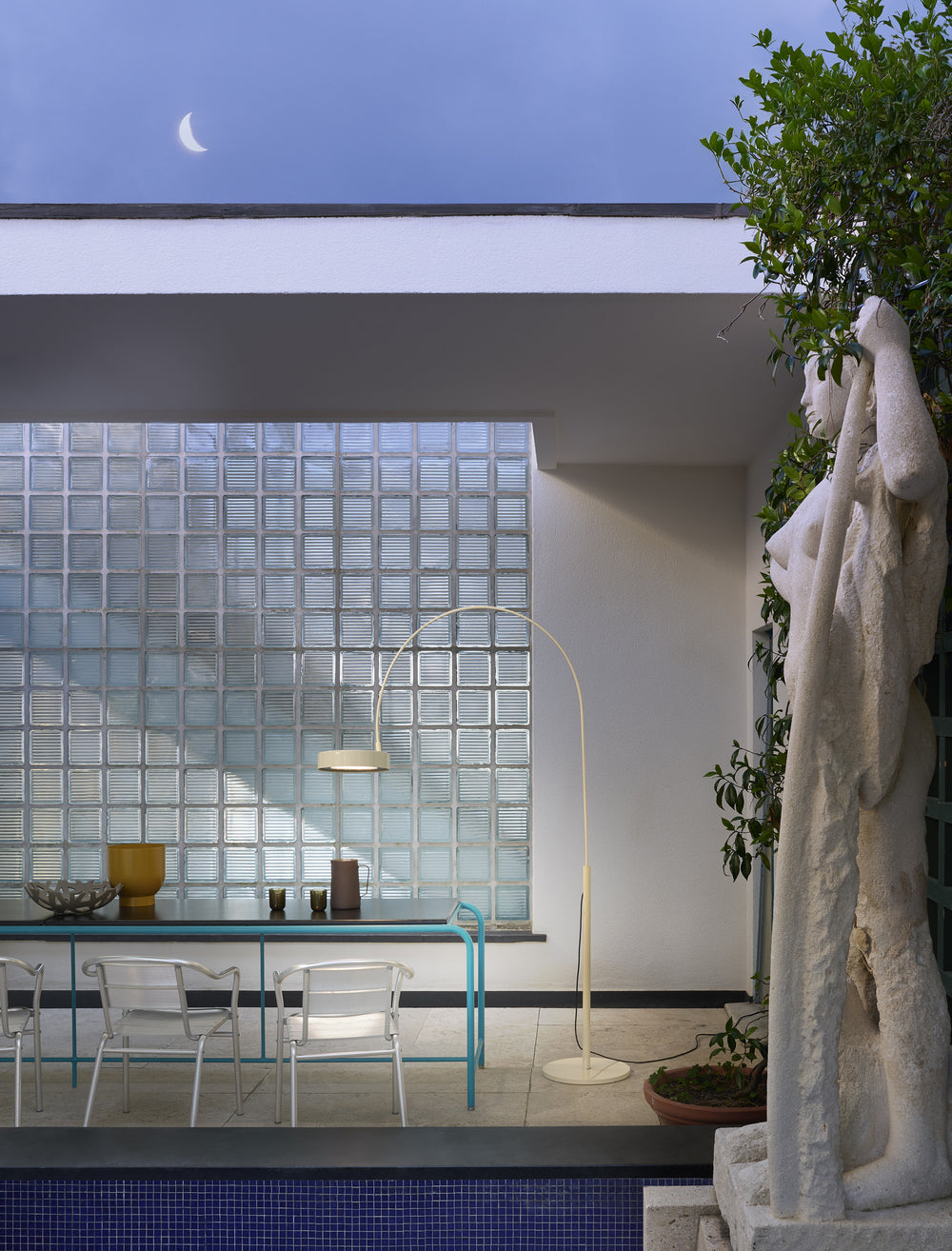 Berlin Outdoor Arched Floor Lamp