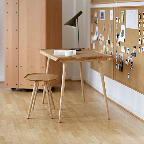 Akande Desk