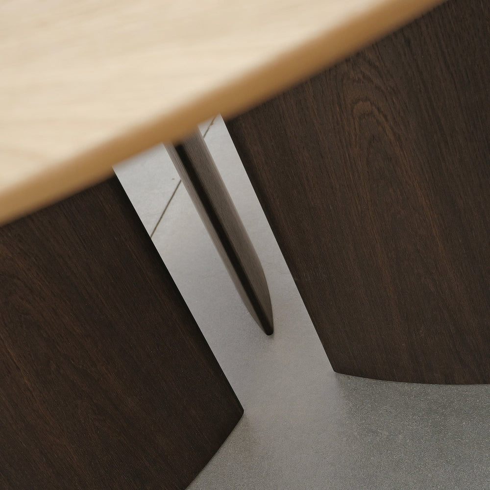 Wing Round Dining Table