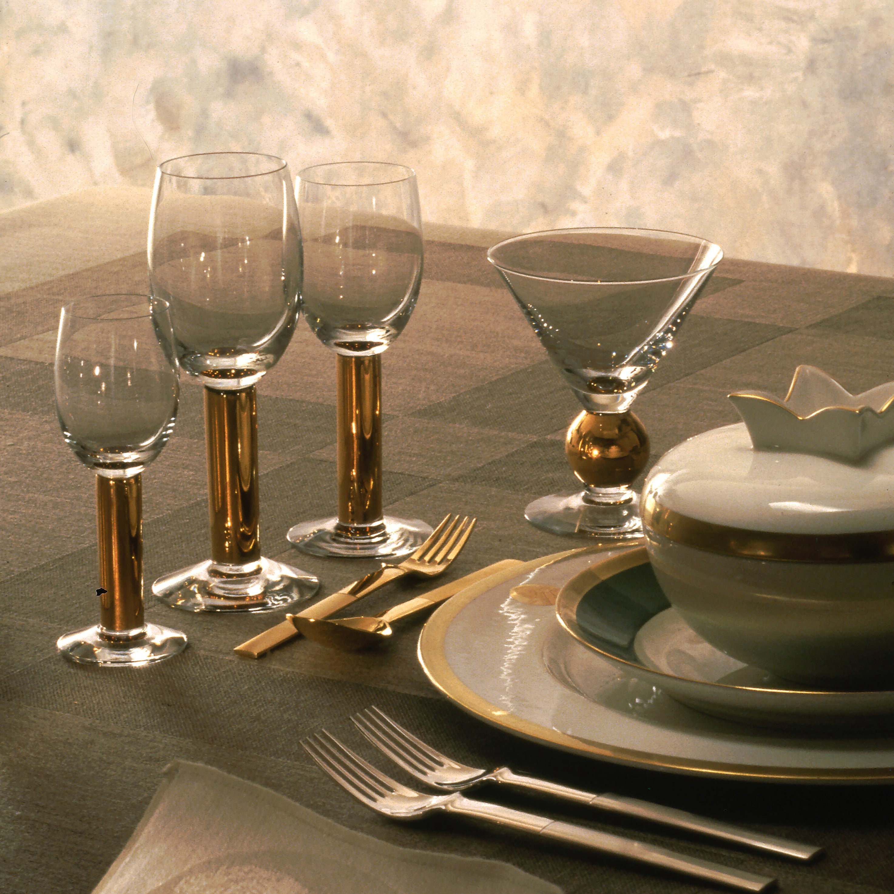 Orrefors Nobel Martini Glass - Thumbnail 2
