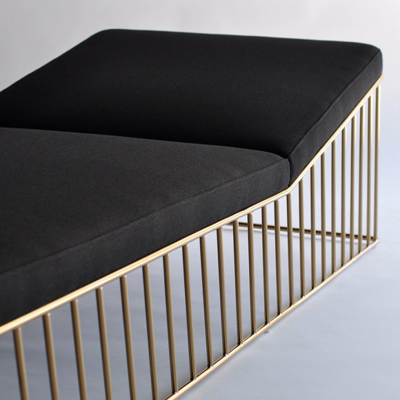 Wired Italic Chaise