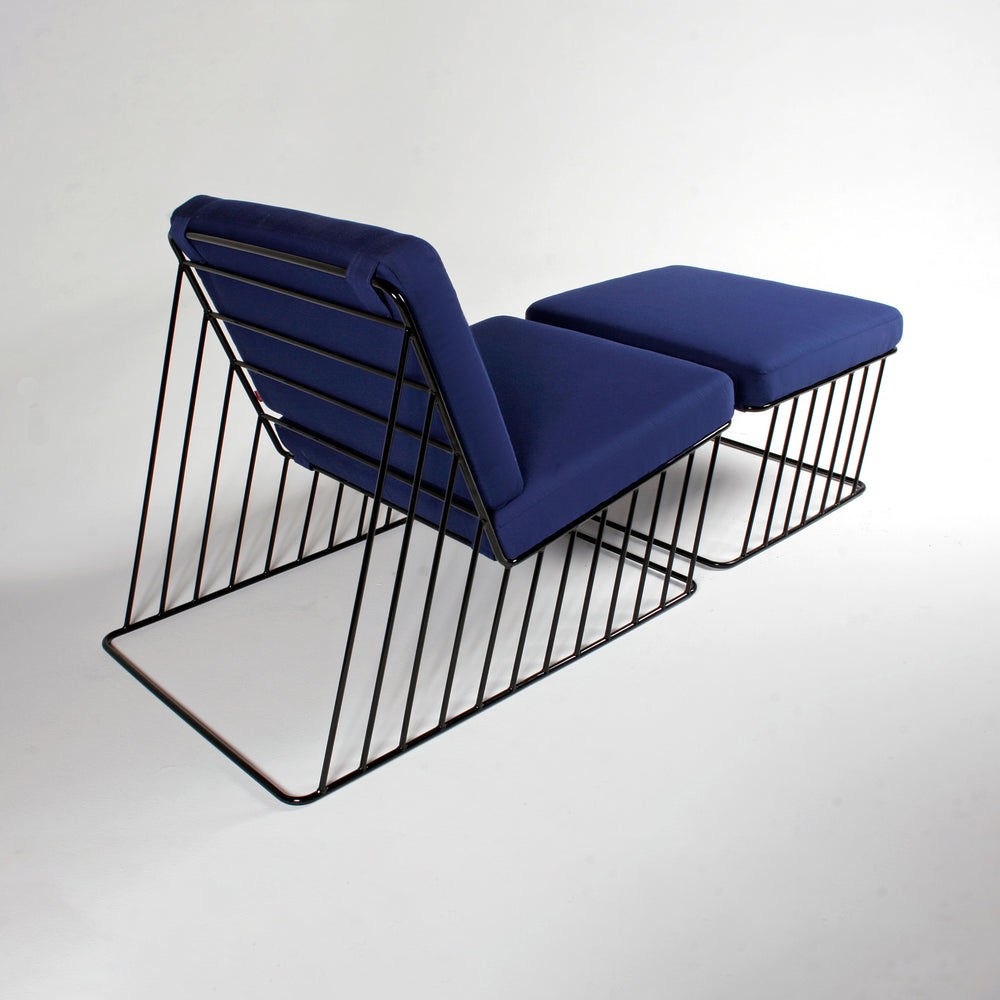 Wired Italic Outdoor Lounge Chair