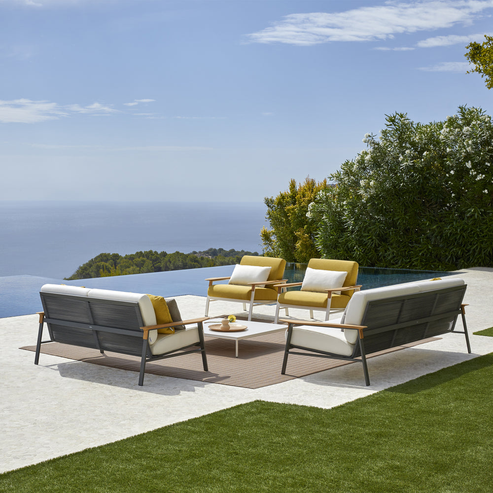 City 2-Seater Outdoor Sofa