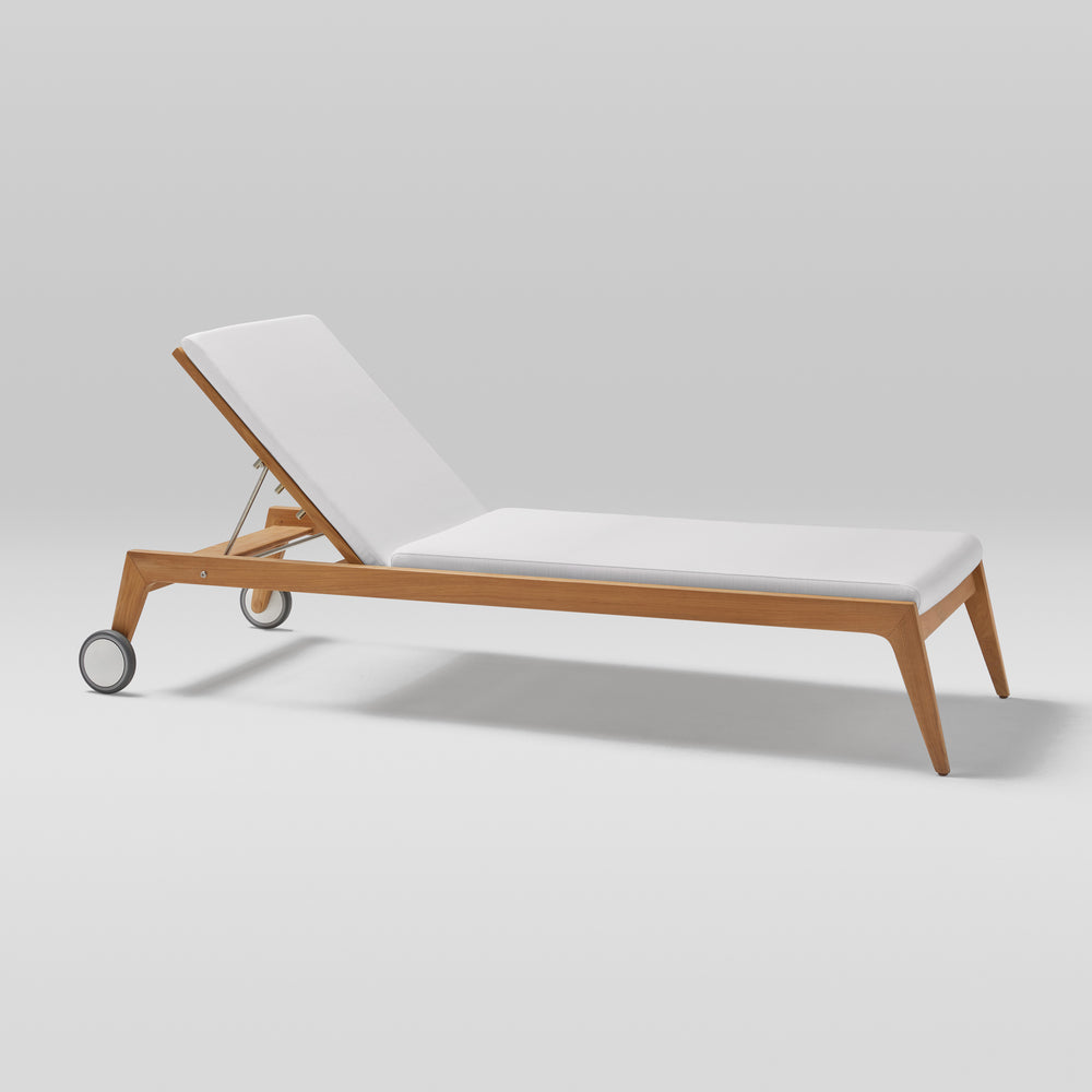 Paralel Outdoor Chaise Lounge
