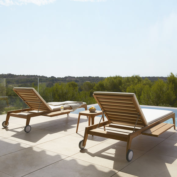 Paralel Outdoor Chaise Lounge