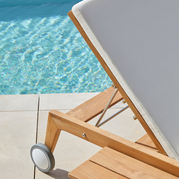 Paralel Outdoor Chaise Lounge