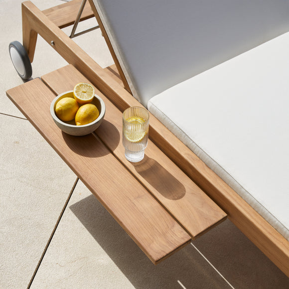Paralel Outdoor Chaise Lounge