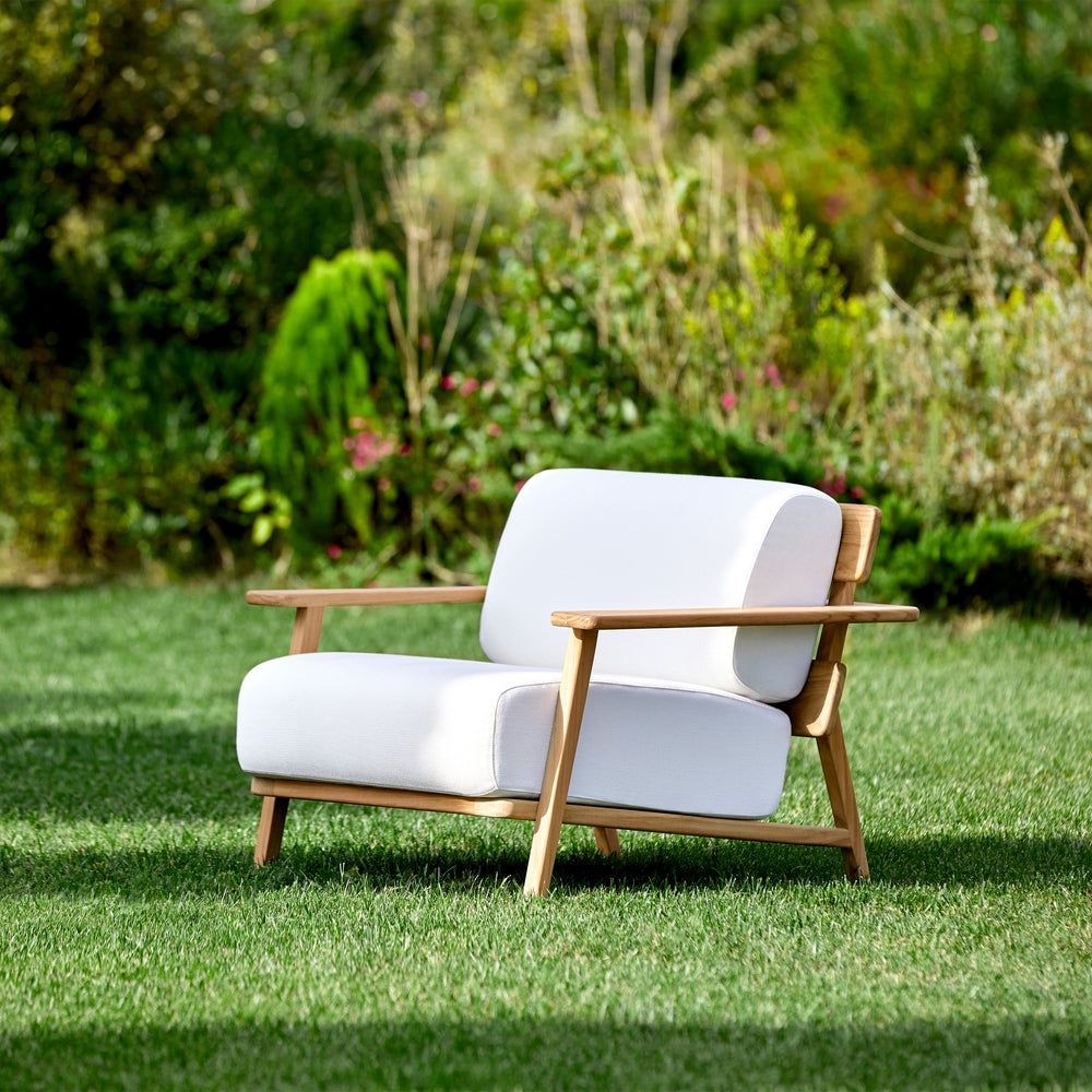 Paralel Outdoor Lounge Armchair