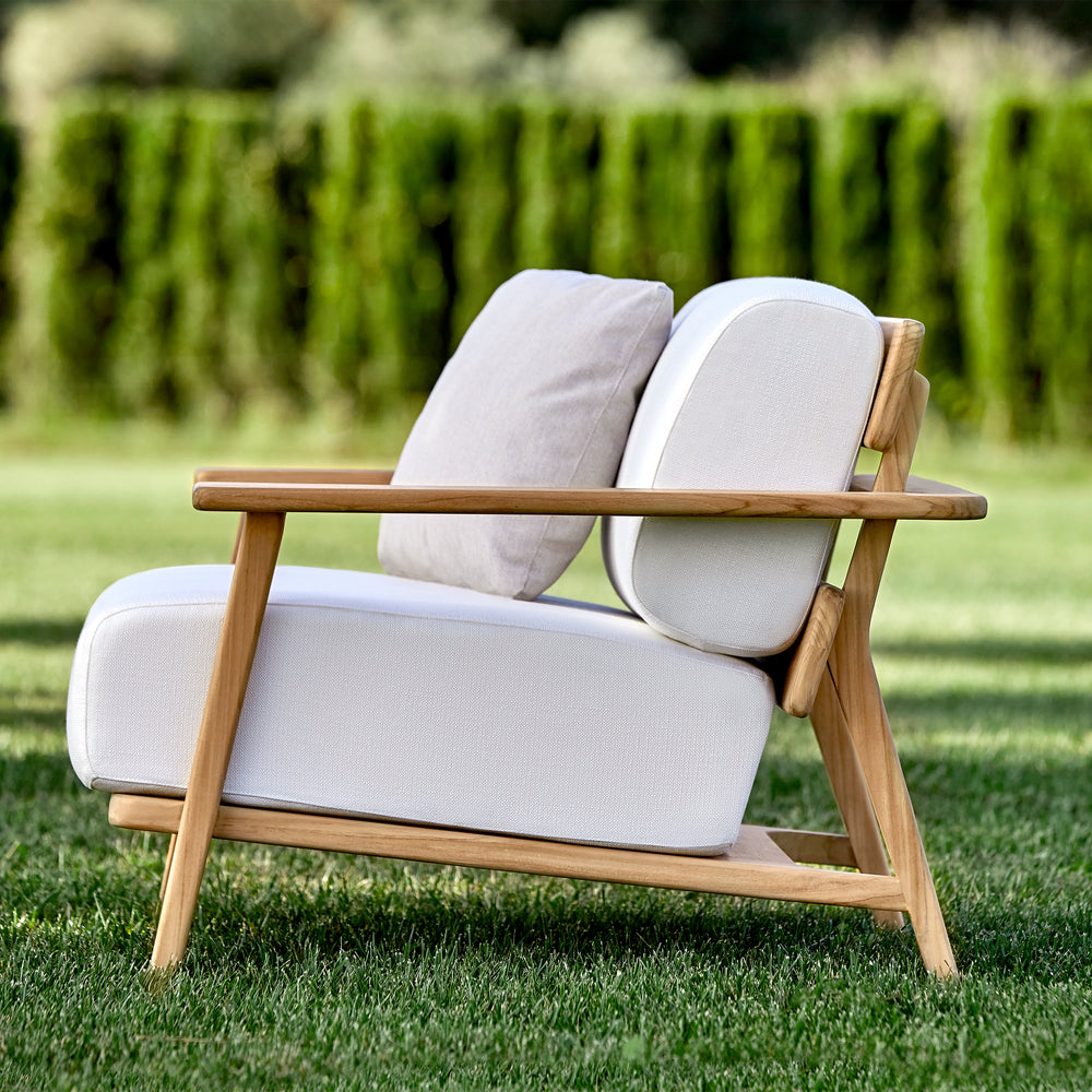 Paralel Outdoor Lounge Armchair
