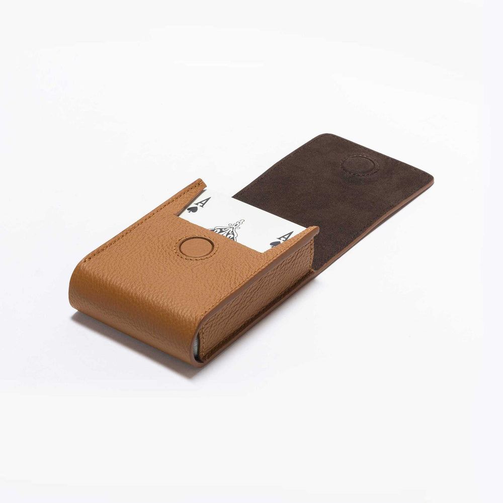 Brown leather pochette for playing cards
