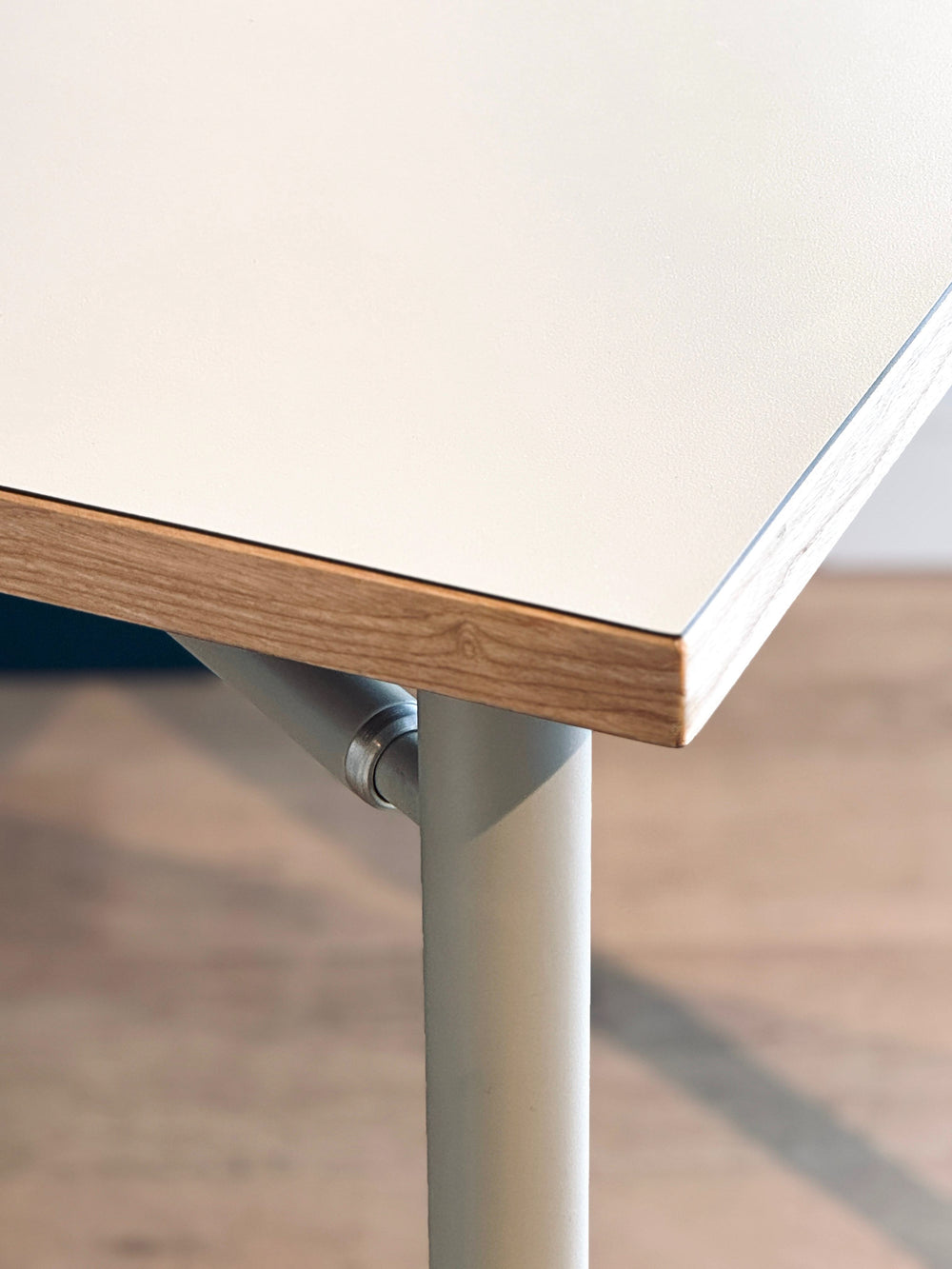Prinds Dining Table