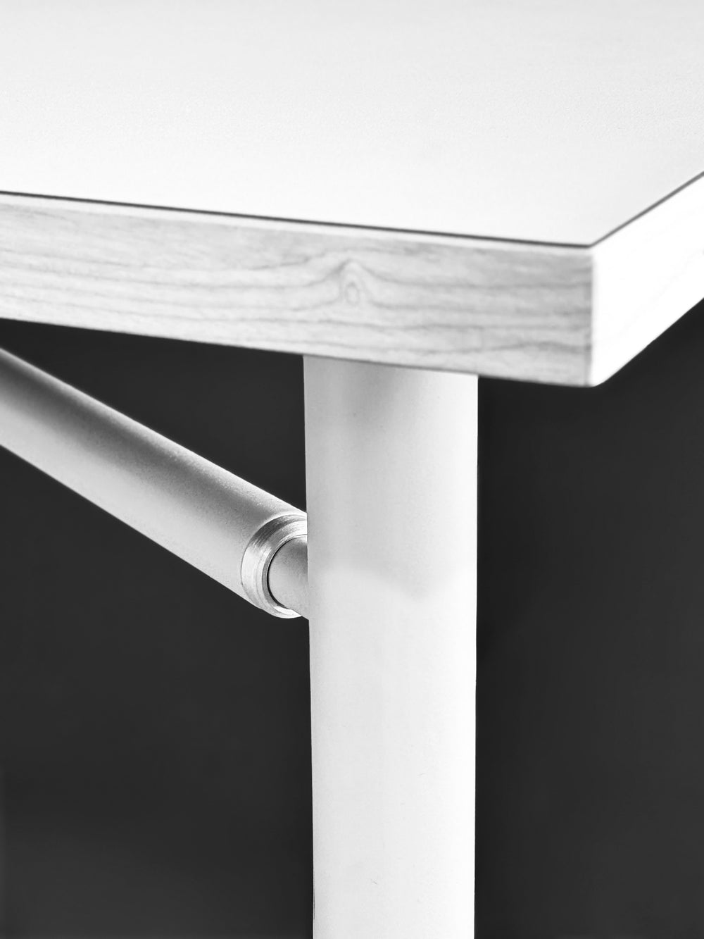 Prinds Dining Table