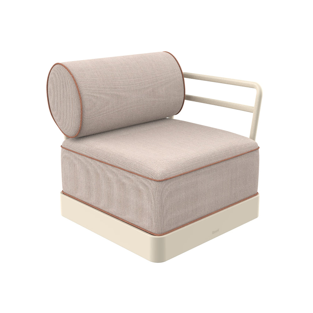 Brisa Outdoor Terminal Lounge Armchair