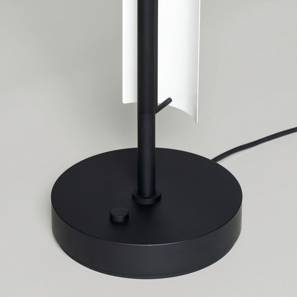Lamina 165 LED Floor Lamp