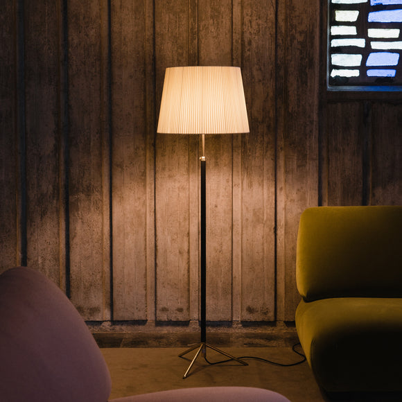 Pie De Salon Floor Lamp