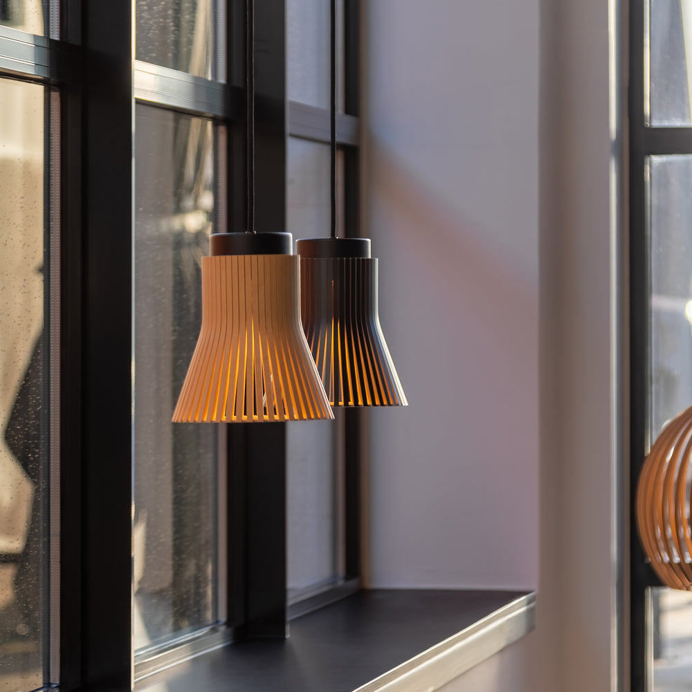 Petite 4600 Pendant Light