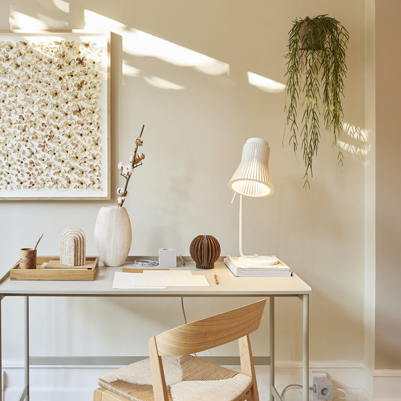 Petite 4620 Table Lamp