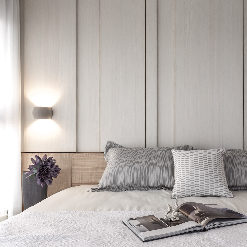 Castle Wall R Lamp