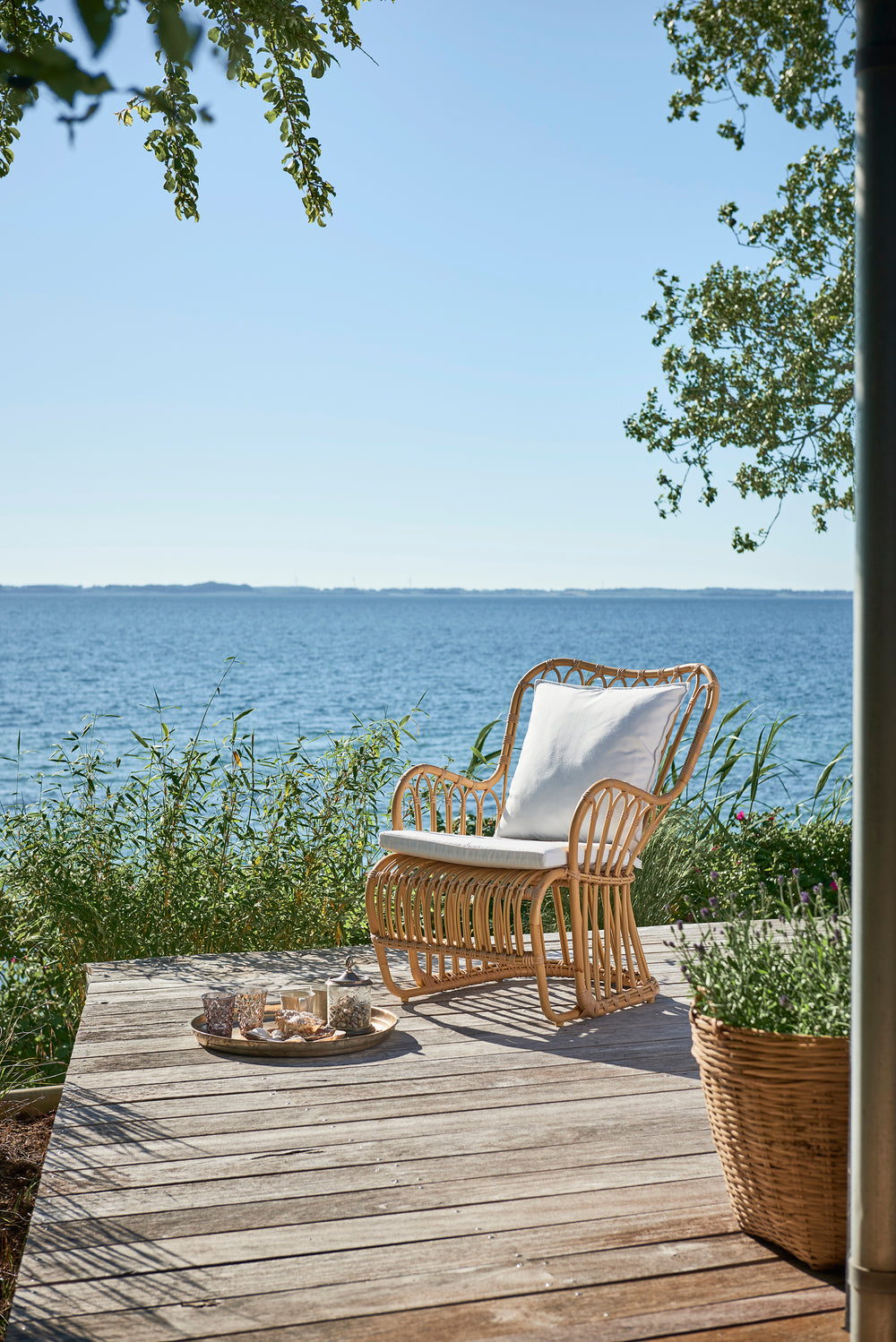 Tulip Outdoor Lounge Chair