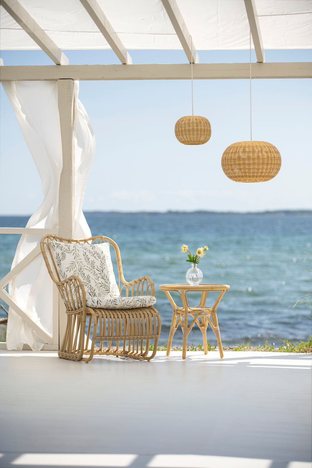 Tulip Outdoor Lounge Chair