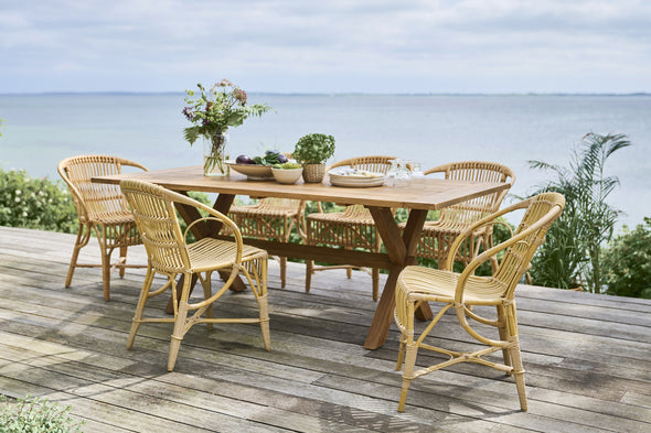 Colonial Outdoor Dining Table