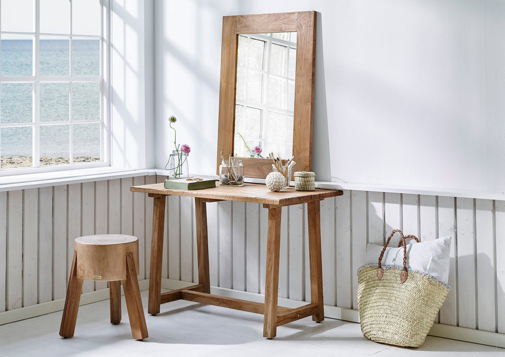 Lucas Desk