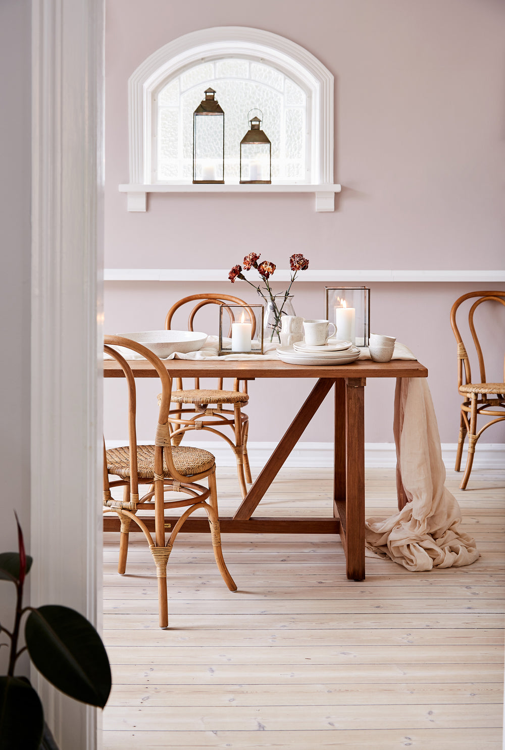 Lucas Dining Table
