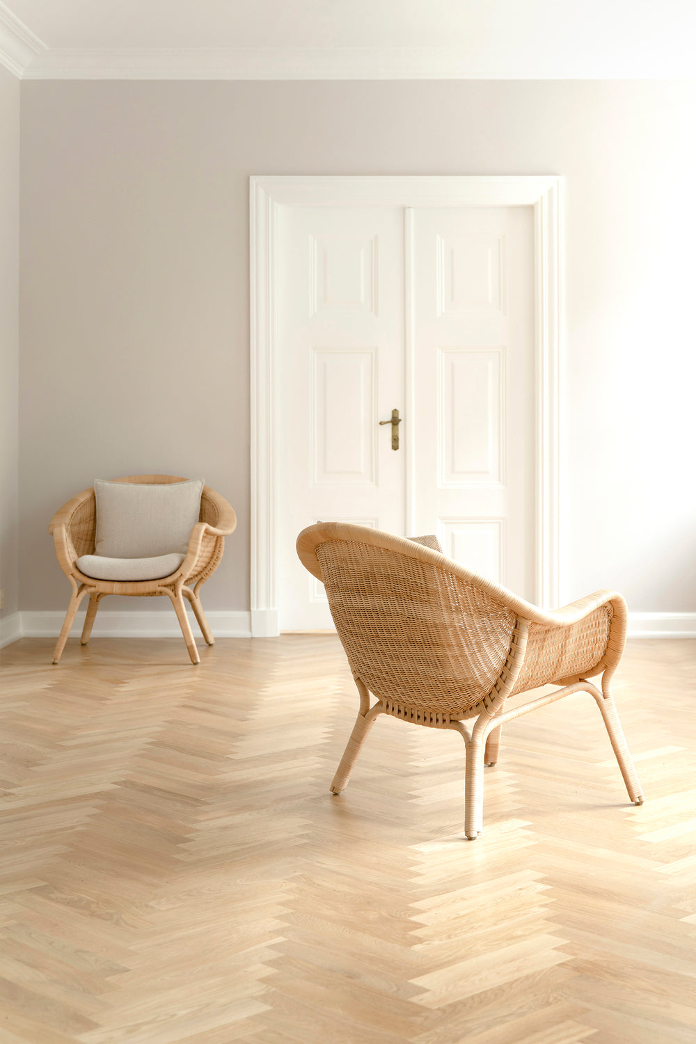 Madame Lounge Chair