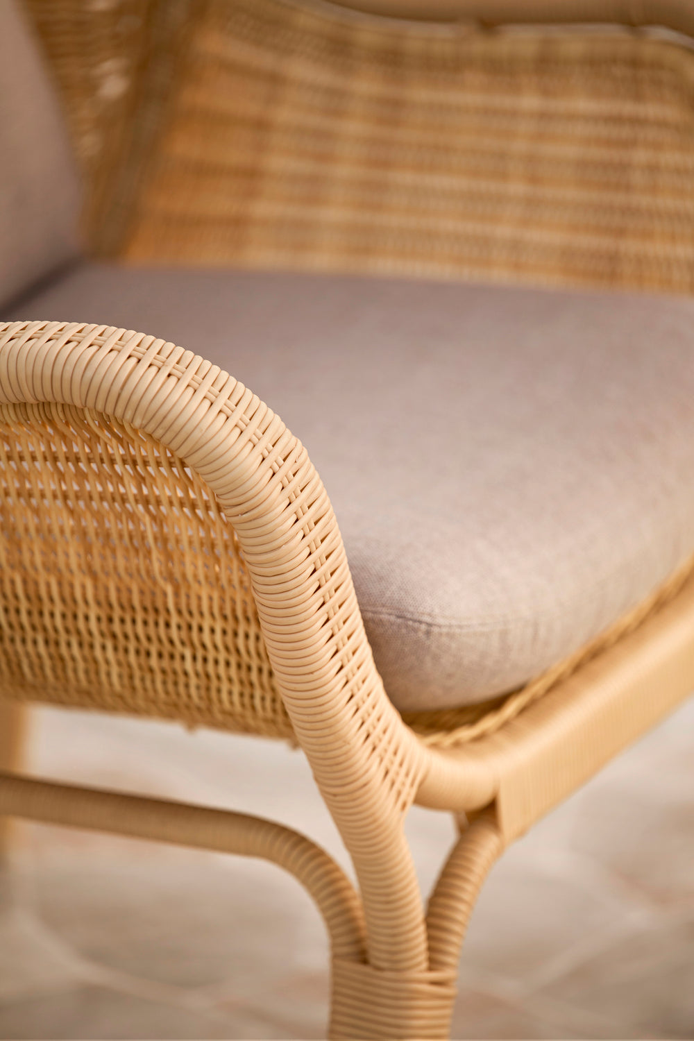 Madame Outdoor Lounge Chair