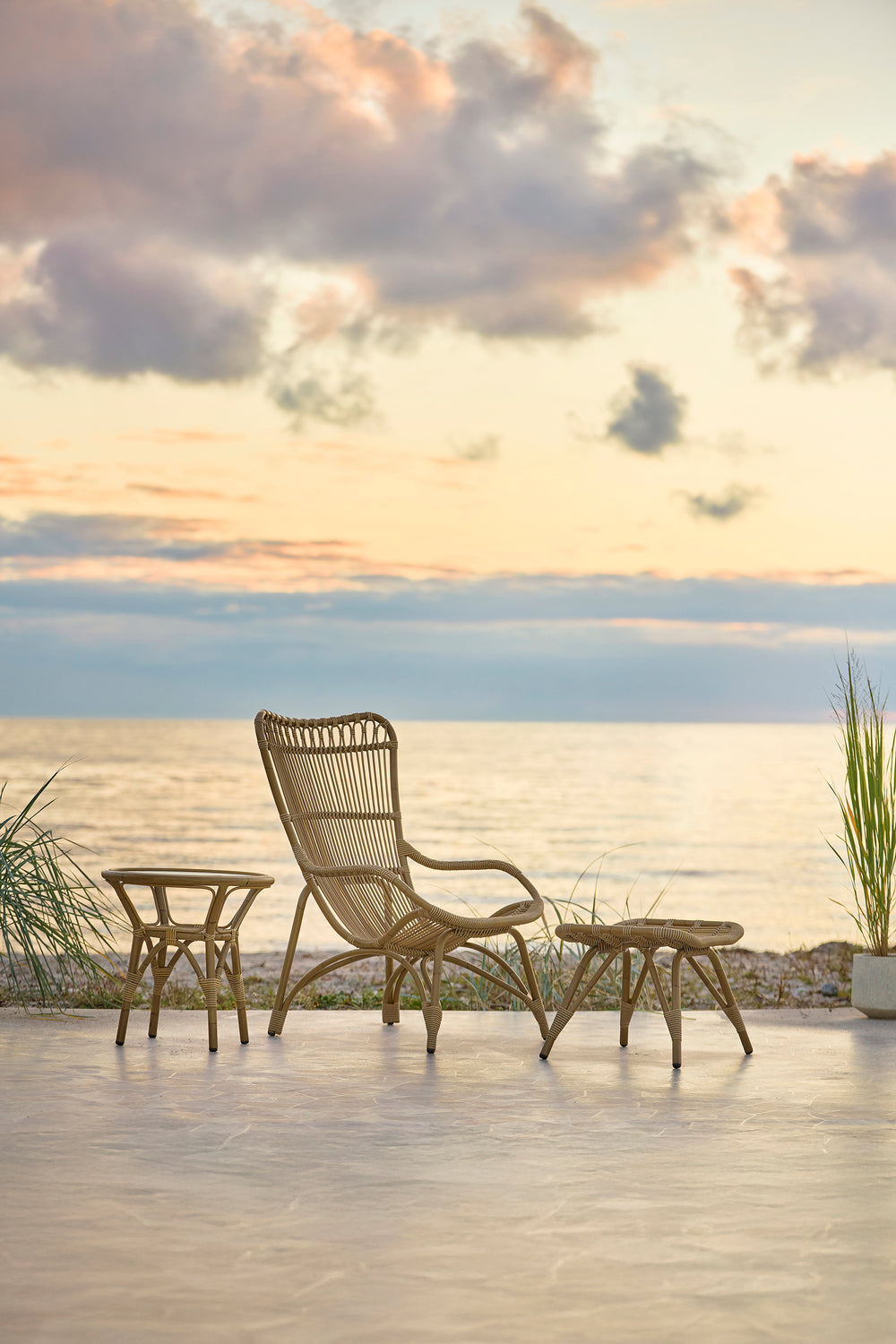 Monet Outdoor Highback Chair