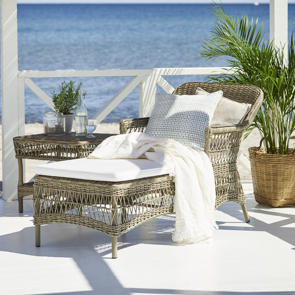 Olivia Outdoor Chaise Lounge