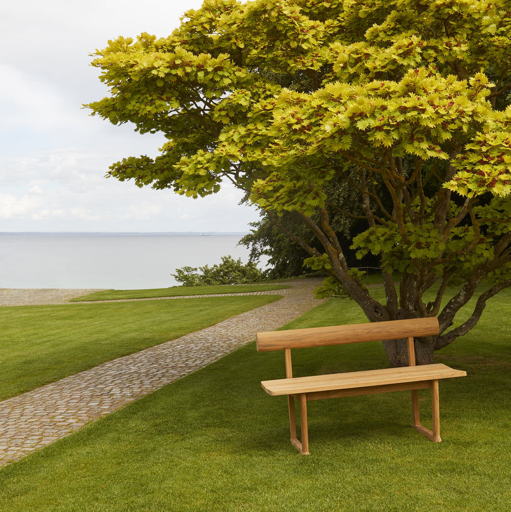 Banco Outdoor Bench