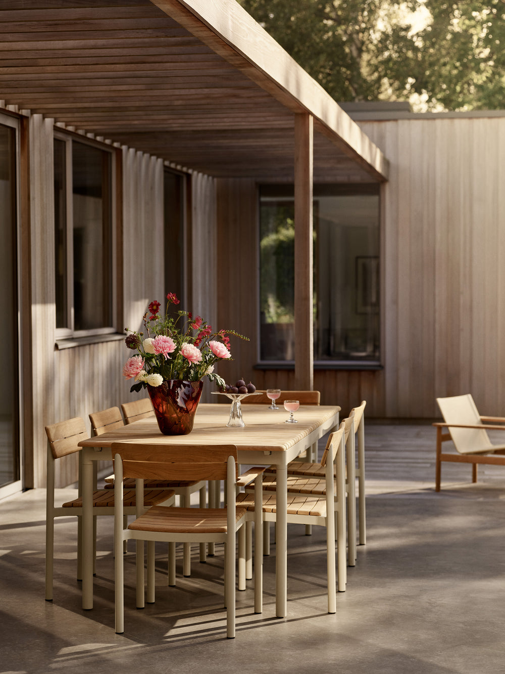 Pelagus Outdoor Dining Table