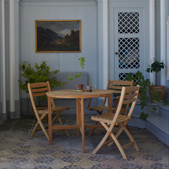 Selandia Round Outdoor Dining Table