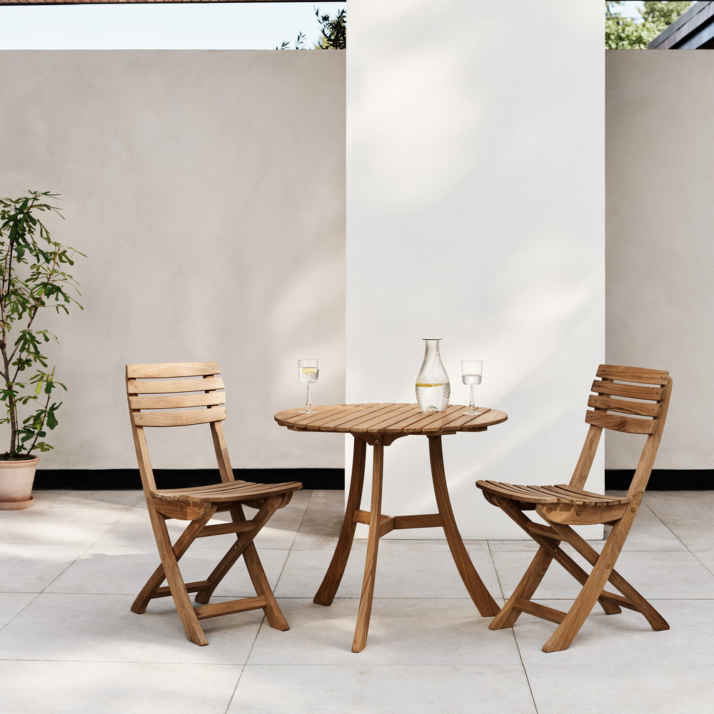 Vendia Round Outdoor Dining Table