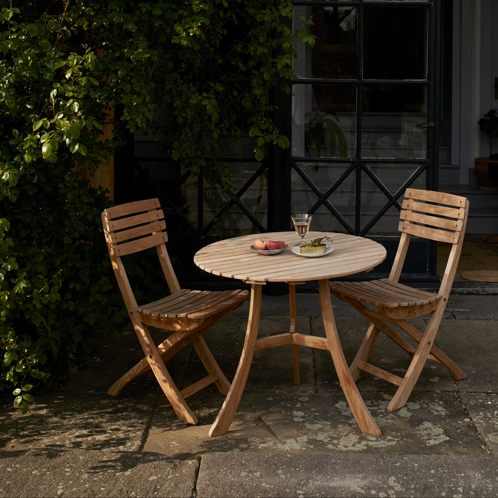 Vendia Round Outdoor Dining Table