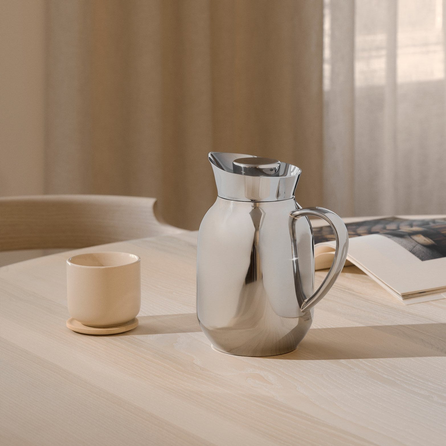 Stelton - Foster pichet isolant 1 litre, anthracite Stelton - Foster pichet isolant 1 litre, anthracite