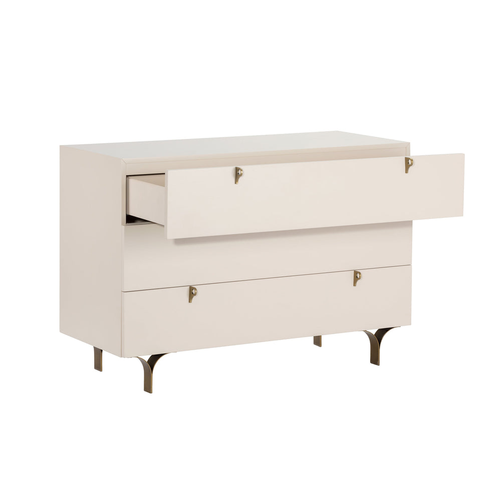 Celine Dresser