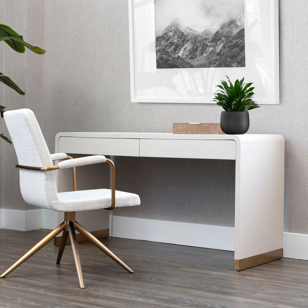Ilona Desk