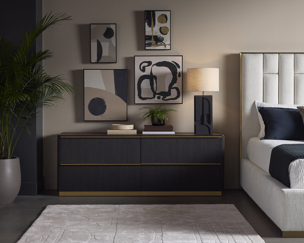 Kalla Dresser