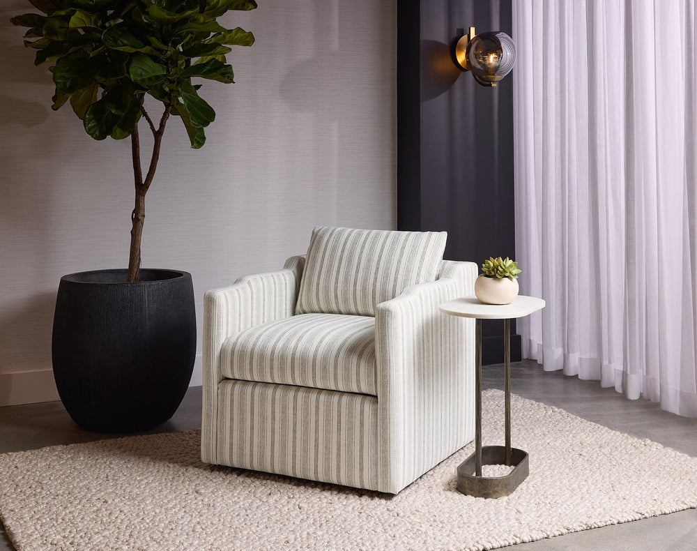 Roosevelt Swivel Lounge Chair