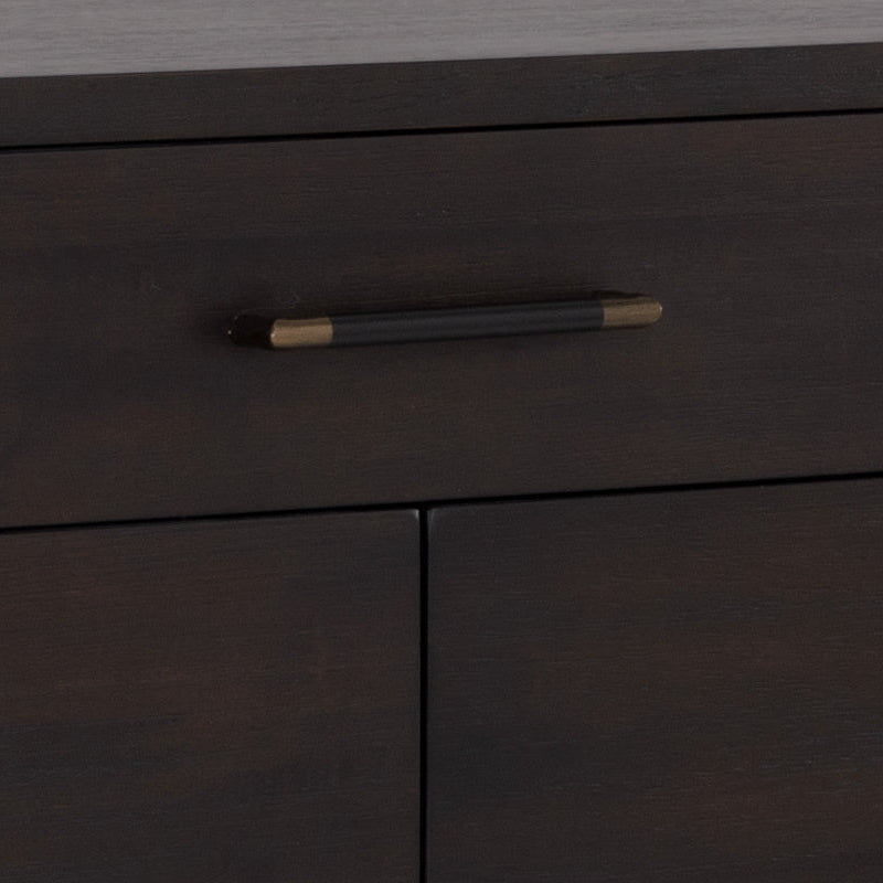 Weldrick Dresser