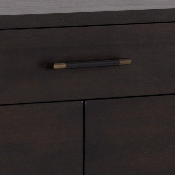Weldrick Dresser